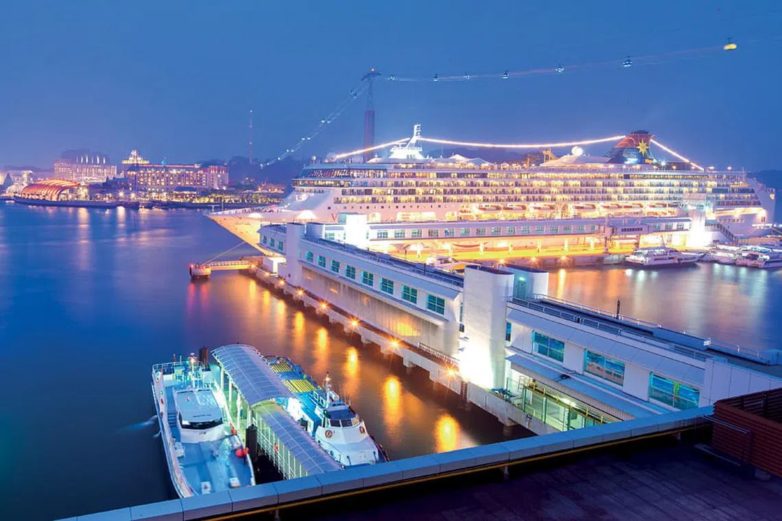 High life on the high seas