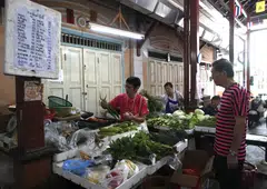 The consumer index of the University of the Thai Chamber of Commerce increased to 56.0 in October from 55.3 in the previous month, the university said in a statement.