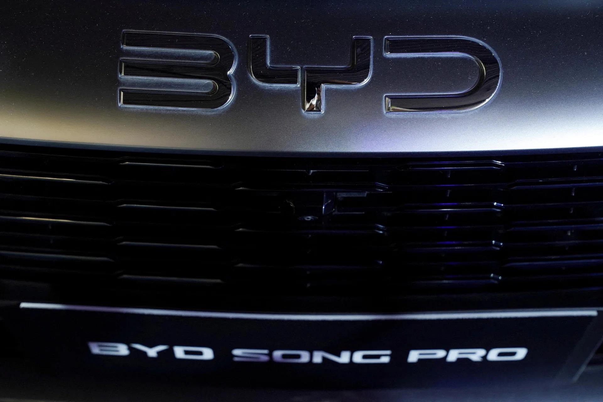 BYD leads Chinese automaker sell-off on weakening sales