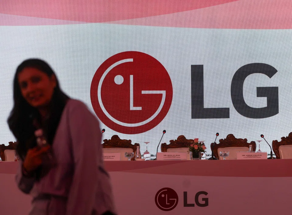 The sovereign wealth funds of Abu Dhabi, Norway and Singapore and global money managers including BlackRock and Fidelity International participated in LG India’s anchor share sale before the start of bidding on Tuesday.