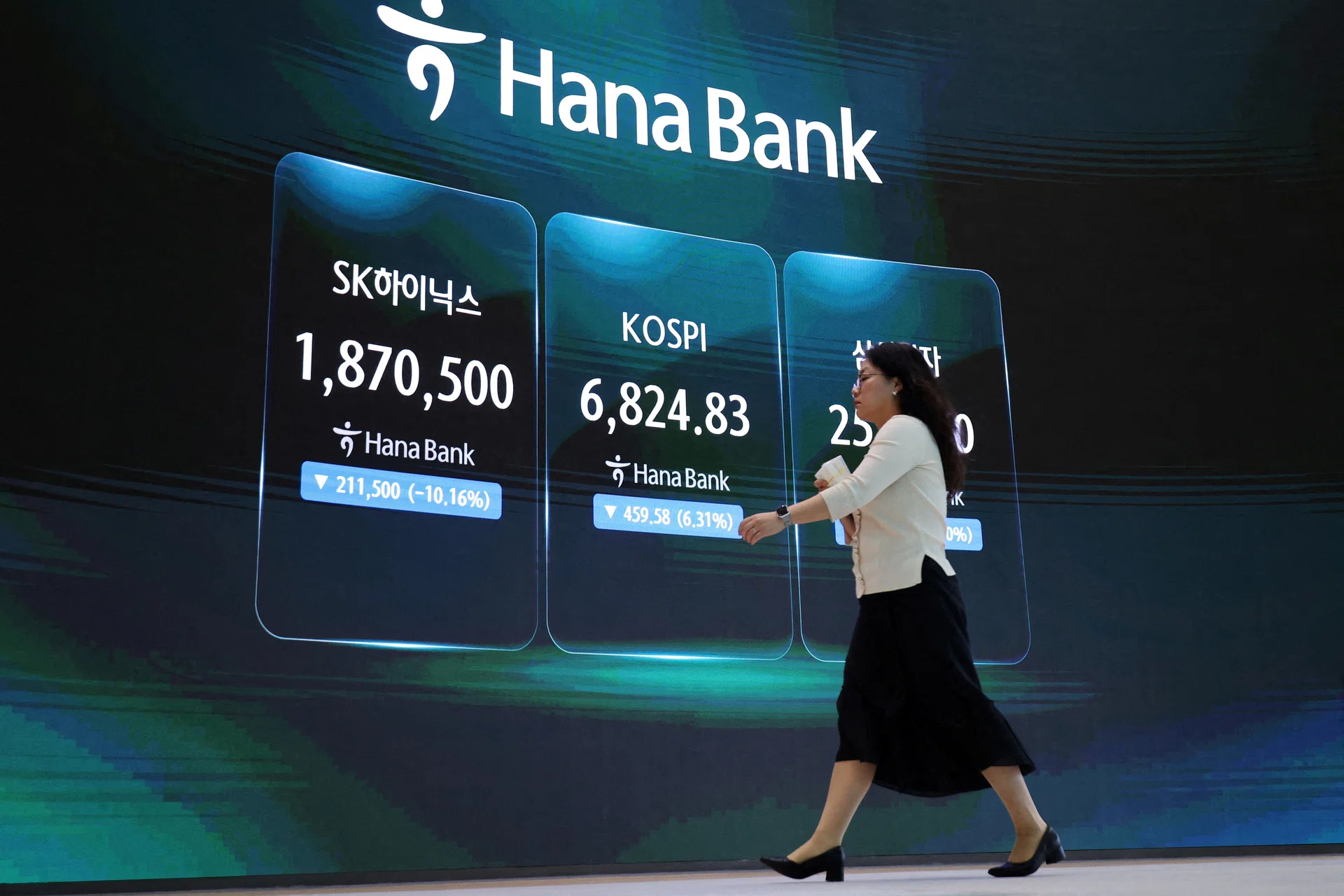 Samsung, SK Hynix prep record shareholder returns amid AI boom