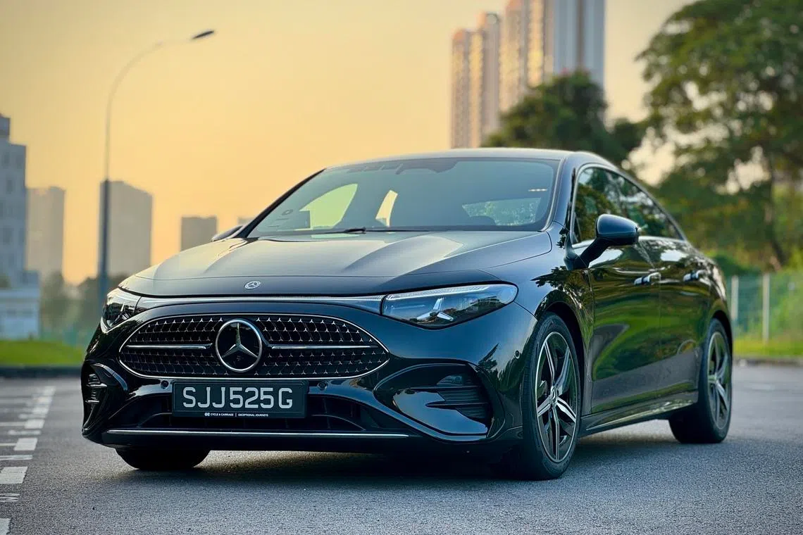 Despite a tiny engine, the CLA 200 is decently quick, reaching 100 kmh in 8 seconds flat.