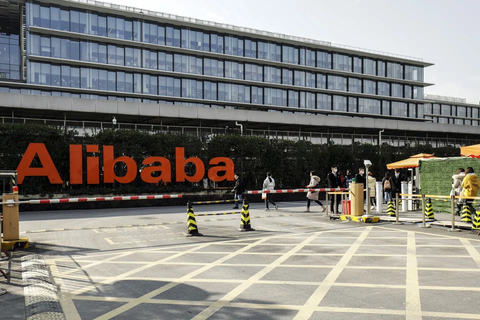 In Alibaba’s cloud segment, revenue surged 26 per cent to 33.40 billion yuan (S$6.01 billion), accelerating from the 18 per cent growth seen in the prior quarter.
