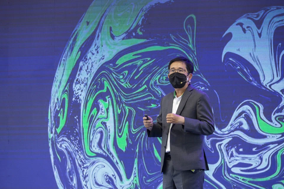 Somphote, who owns about 40 per cent of Energy Absolute, see the value of his stake slump to about 67 billion baht (S$2.5 billion) after the shares tumbled to their lowest level in almost three years.