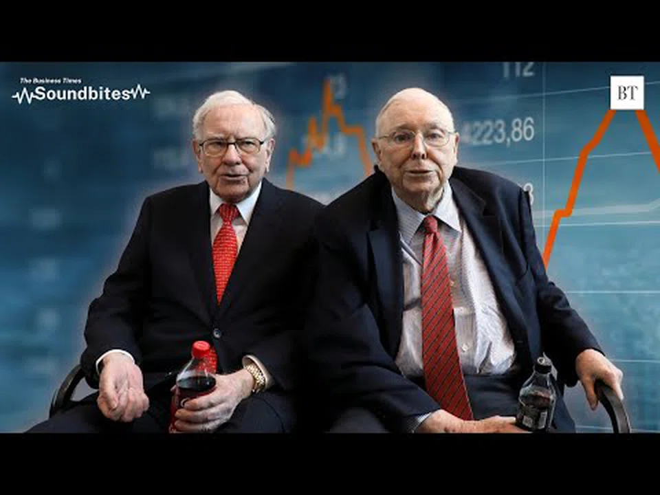 Charlie Munger (right, with Warren Buffett) had been more than a No 2; he was the ultimate second banana. These are far from the same thing. 