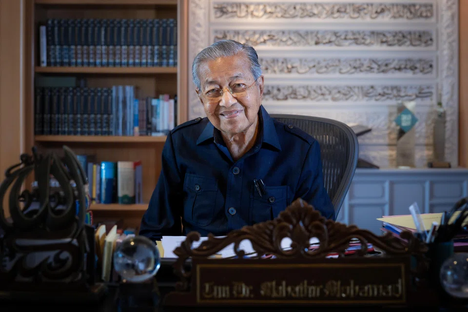 Malaysia's former prime minister Mahathir Mohamad has been in and out of hospital for the past few years, and has suffered several heart attacks. .