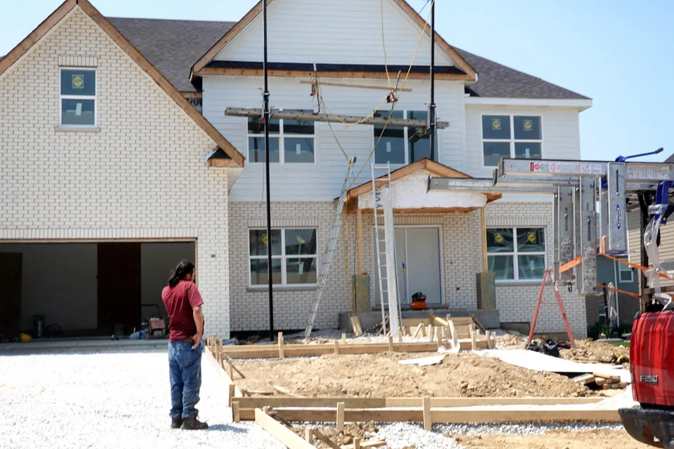 Single-family housing starts, which account for the bulk of homebuilding, dropped 4.3 per cent to a seasonally adjusted annual rate of 941,000 units last month.