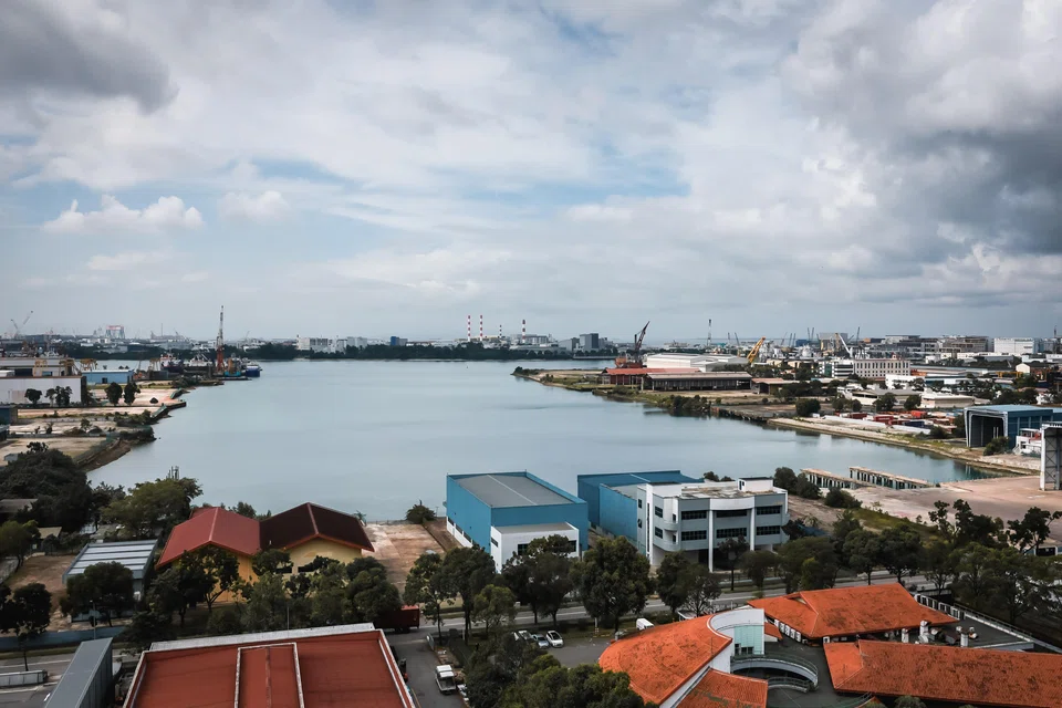 As at Q4, there were about 734 units in uncompleted strata-titled developments which remained available for sale. 