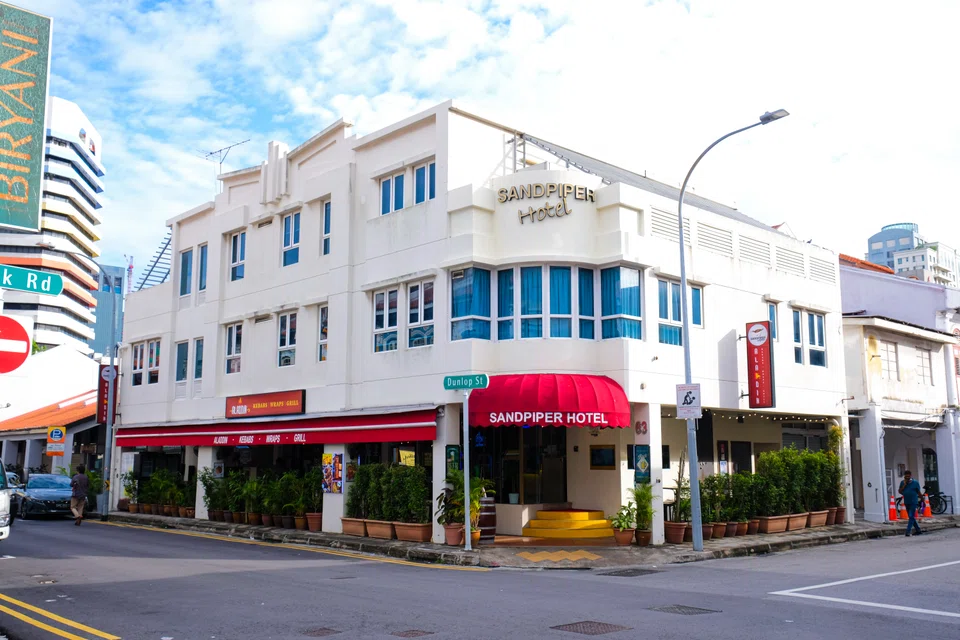 Situated along Dunlop Street and Perak Road, Sandpiper Hotel sits on a freehold land area of approximately 2,750 square feet.