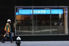 A Chase Bank outlet in New York City. Bob Diamond, the former CEO of Barclays, says over the next few years, dealmaking will shrink the roughly 4,500 banks in the US down to just 1,000 to 2,000 lenders.