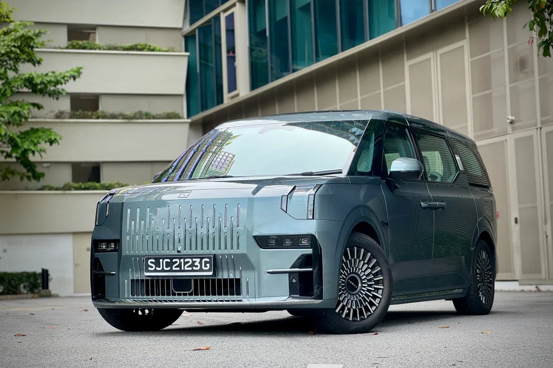 The 009 isn't a family MPV in the usual sense, but something for people who have chauffeurs.