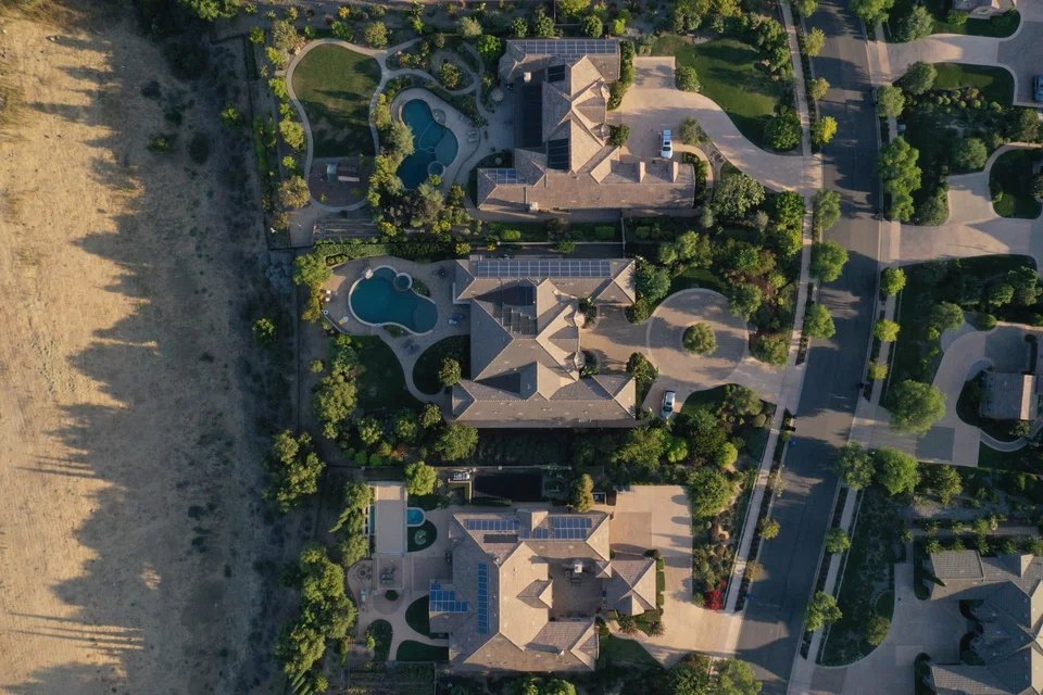 The Mortgage Bankers Association’s (MBA) gauge of mortgage applications to buy a home slide 7.6 per cent, the most since April, in the week ended Dec 29.