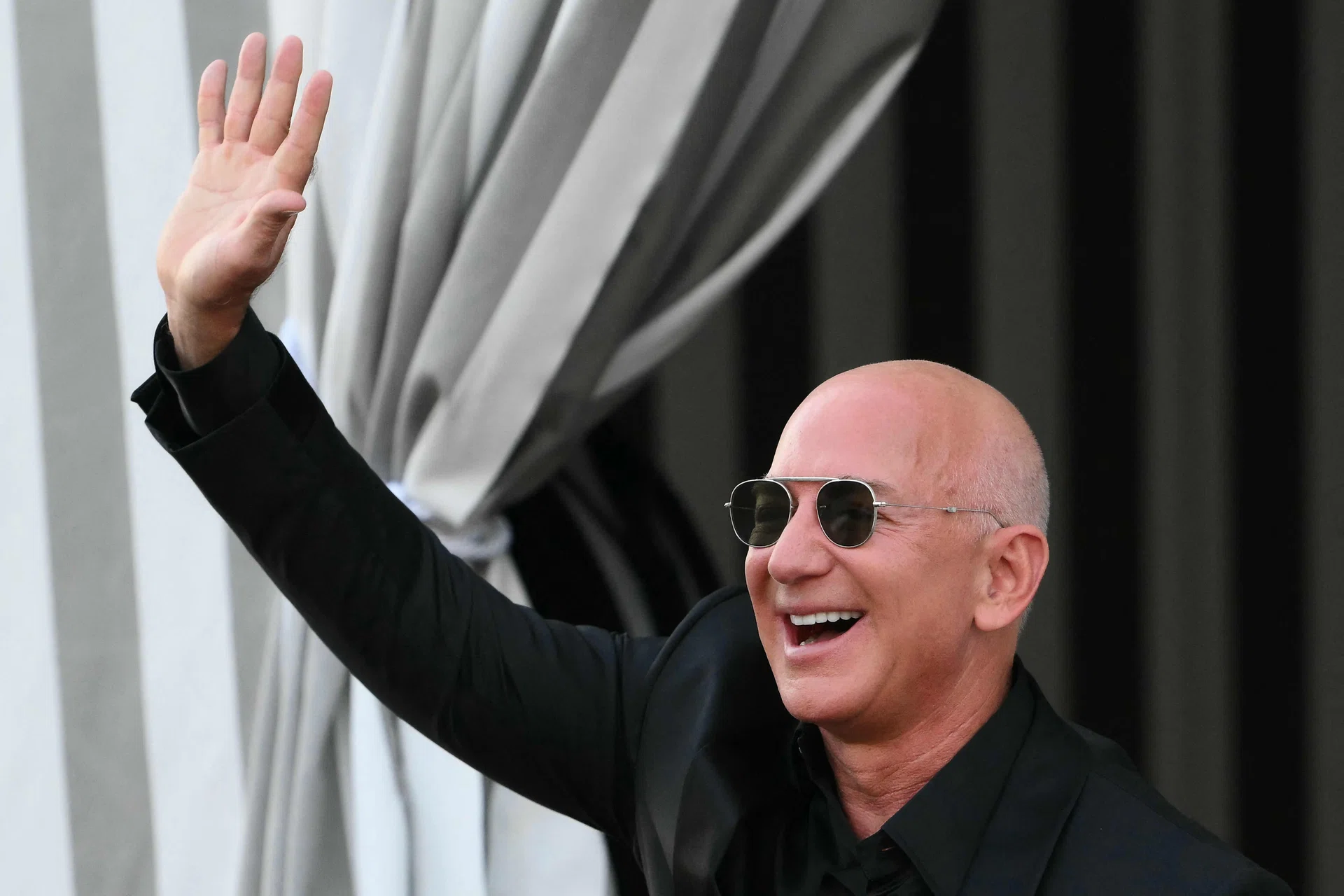 Bezos unloads US$737 million of Amazon stock in year’s first sale