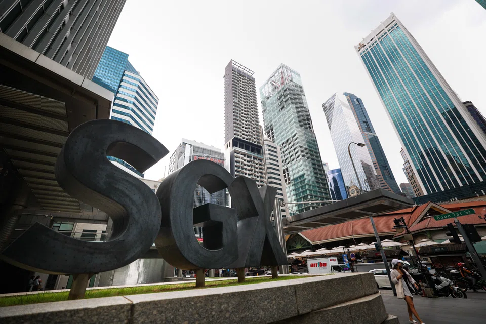 For the five trading sessions spanning Apr 17 to 23, institutions were net sellers of Singapore stocks, with net institutional outflow of S$631 million.