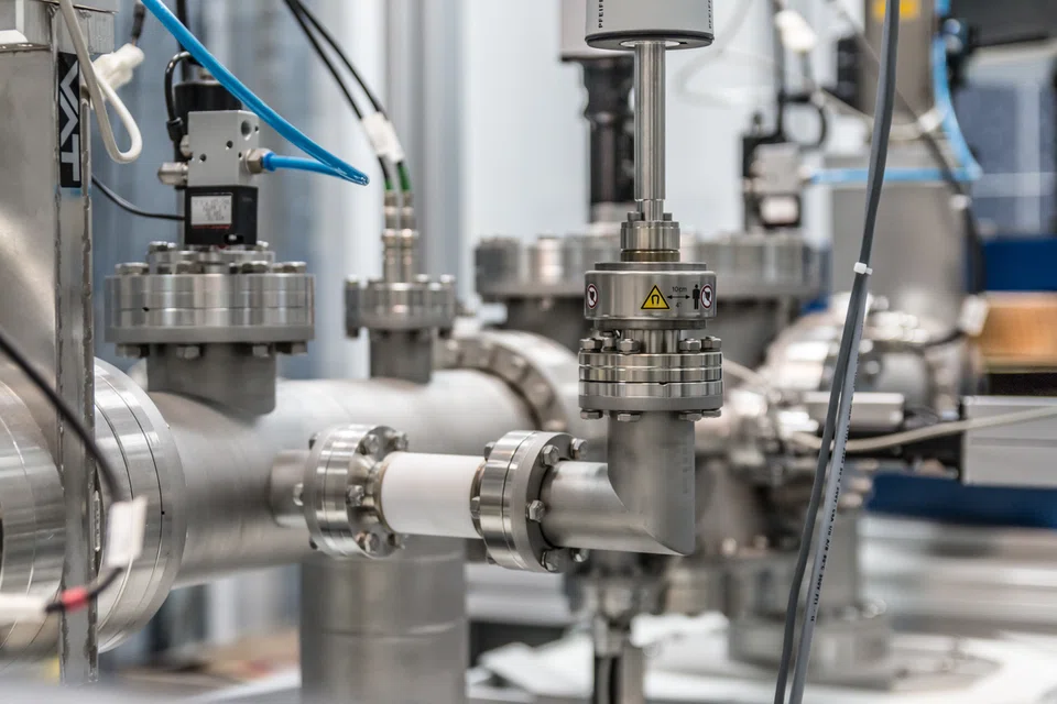 Darco, a water and wastewater treatment solutions business, will receive an ex gratia payment S$1 million from its former non-executive deputy chairman Wang Zhi.