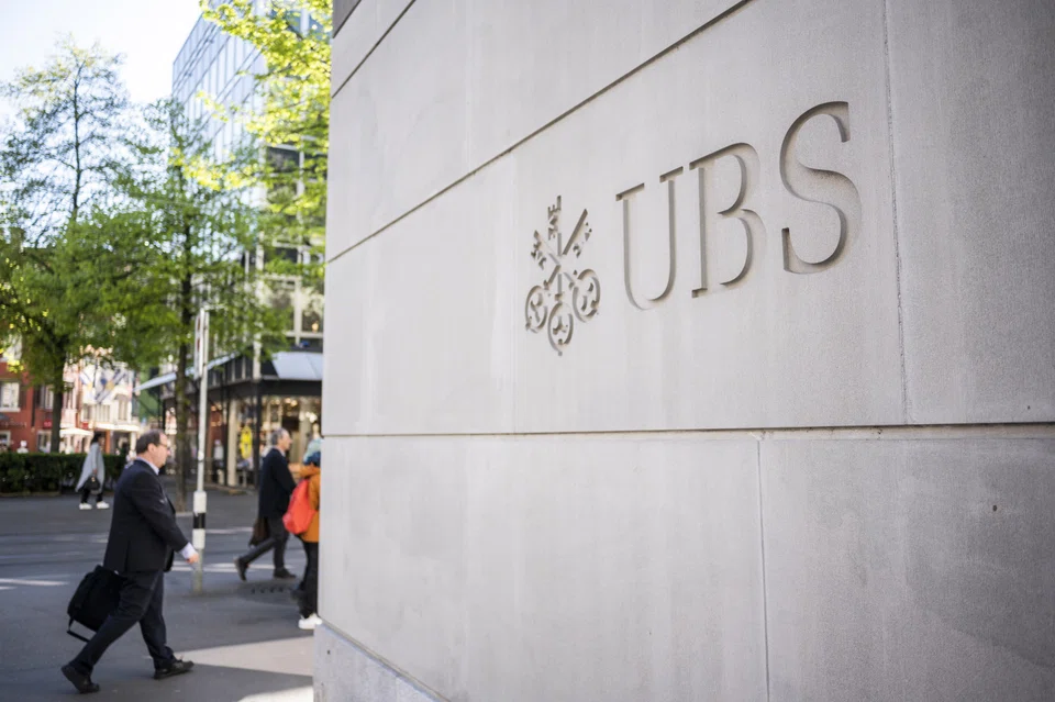 UBS signalled it’s part of a broad probe by US regulators into messaging by bank employees that’s likely to saddle lenders with fines of about US$1 billion.