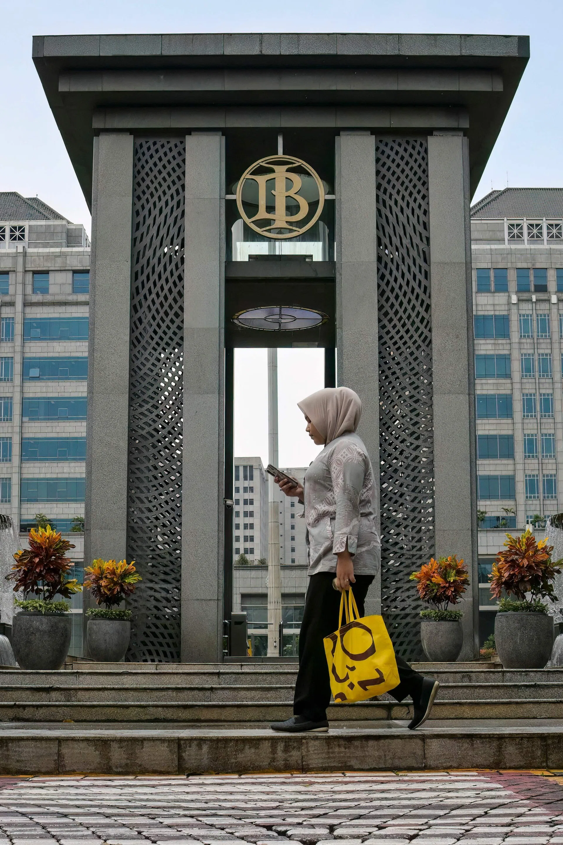 Bank Indonesia’s heavy bond buying to continue, analysts say