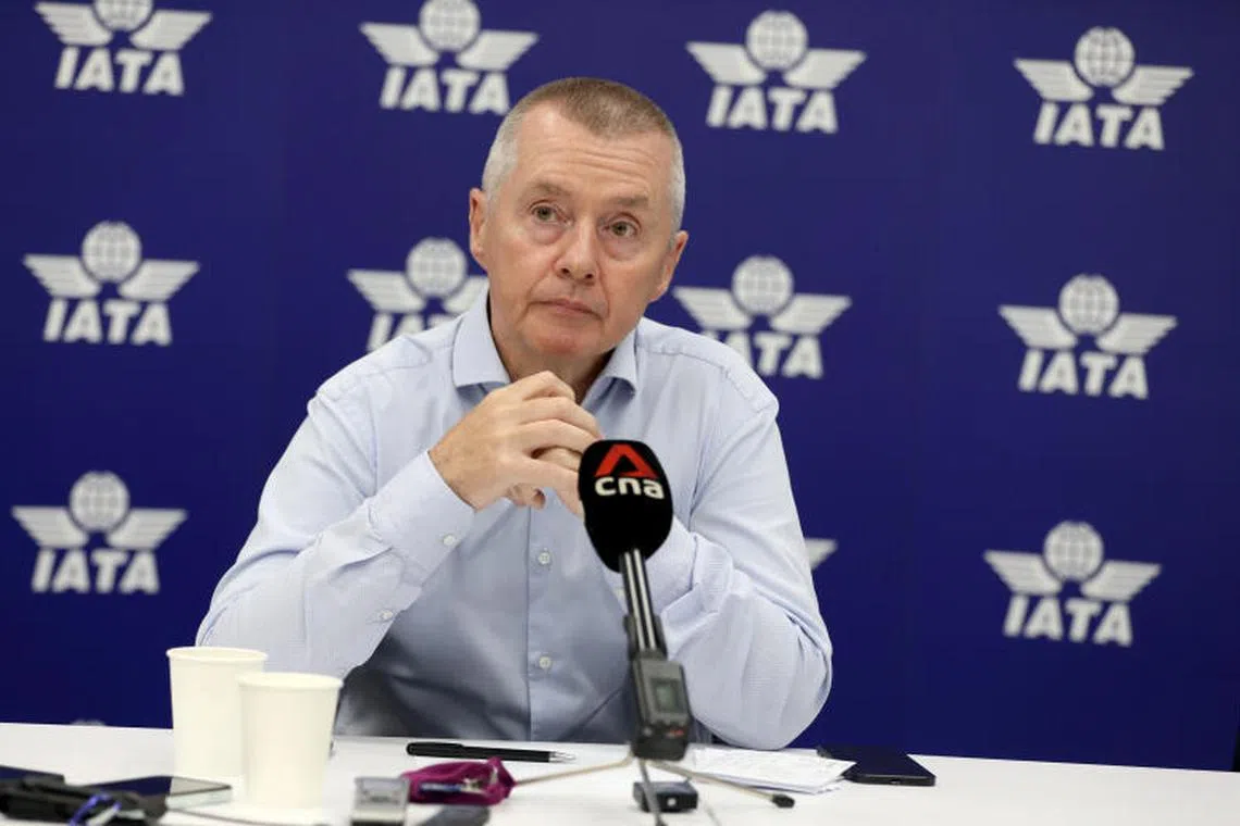 Willie Walsh, director-general of the International Air Transport Association, is very impressed by Changi Airport Terminal 5's development.