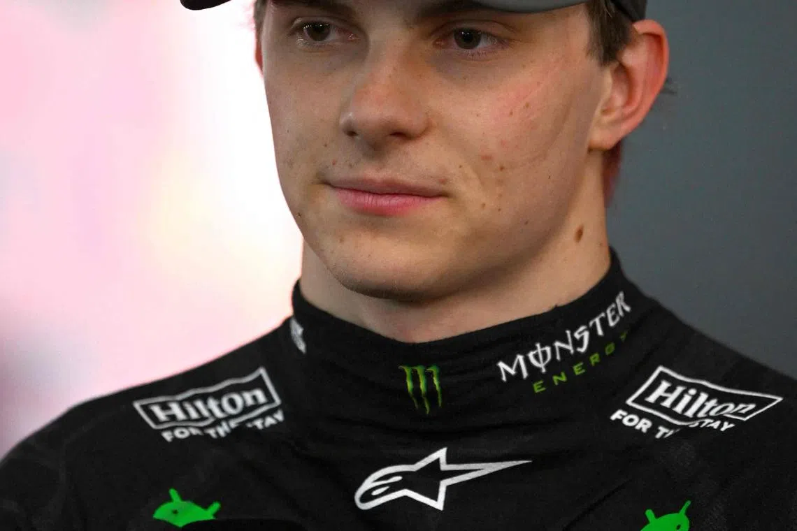 LAS VEGAS, NEVADA - NOVEMBER 23: Seventh placed Oscar Piastri of Australia and McLaren talks to the media in the Paddock after the F1 Grand Prix of Las Vegas at Las Vegas Strip Circuit on November 23, 2024 in Las Vegas, Nevada.   Rudy Carezzevoli/Getty Images/AFP (Photo by Rudy Carezzevoli / GETTY IMAGES NORTH AMERICA / Getty Images via AFP)