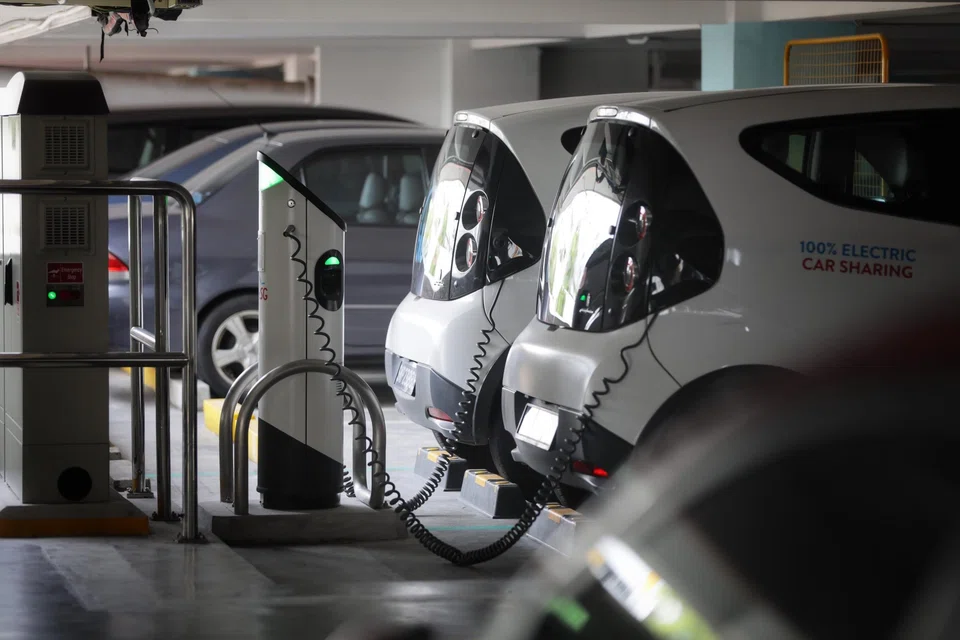 One challenge is the need for new investment in infrastructure. For example, for electric vehicles to have a meaningful impact, it is essential to invest in a reliable network of charging stations.