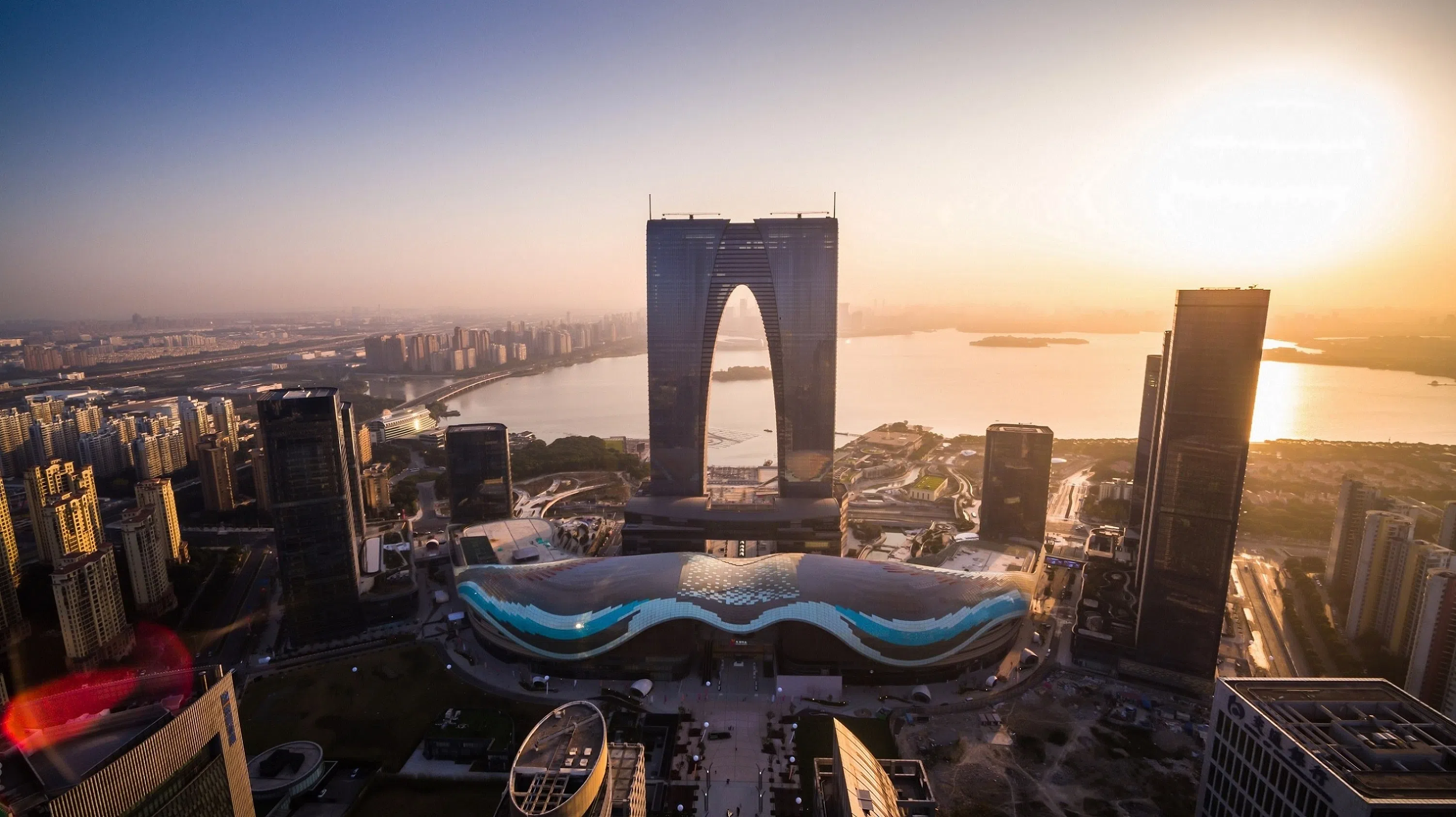 At Suzhou Center Mall, the largest mall in CLI’s portfolio and the biggest in Suzhou, 60 new brands were introduced in the first half of the year, of which 27 were new-to-market. 