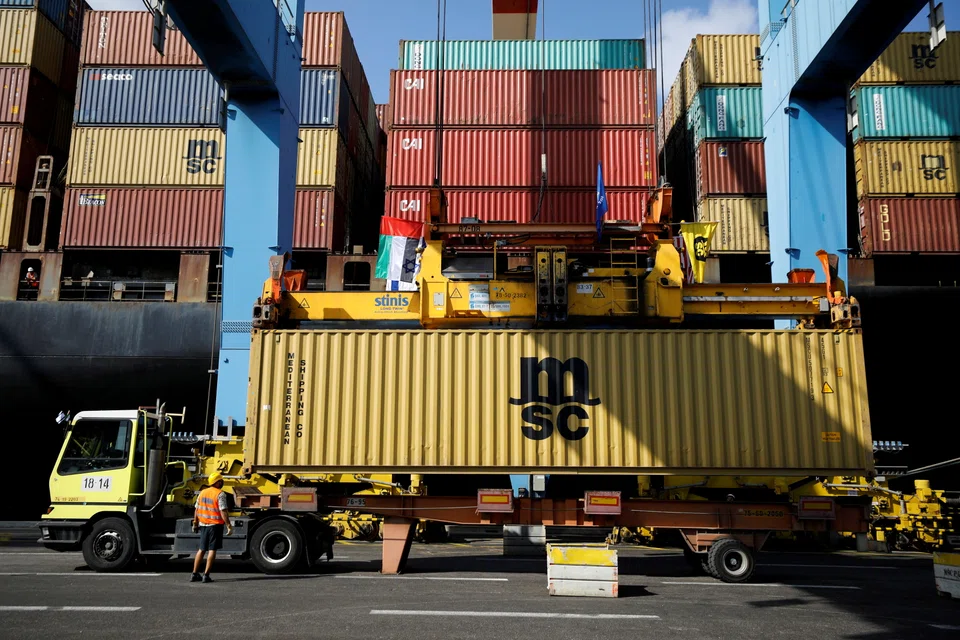 Israel signed a free trade agreement with the United Arab Emirates on Tuesday, its first big trade accord with an Arab state that reduces or removes tariffs and over time targets lifting annual bilateral trade to more than US$10 billion.