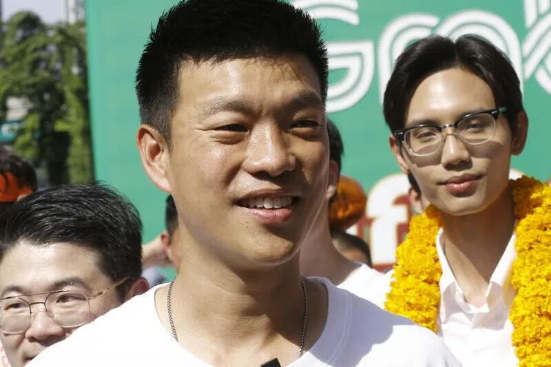 A poll of 2,500 voters nationwide also showed People’s Party leader Natthaphong Ruengpanyawut as the most preferred prime minister candidate.