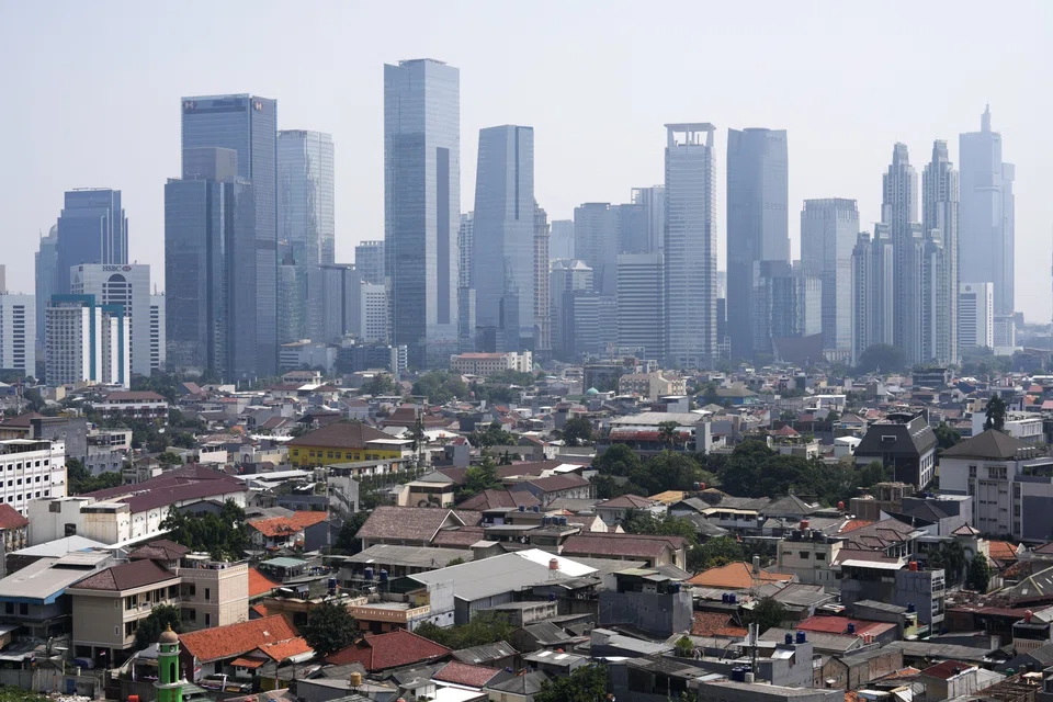 The note, which is a record maturity for a rupiah-denominated issue, carries an annual coupon of 6.875 per cent.