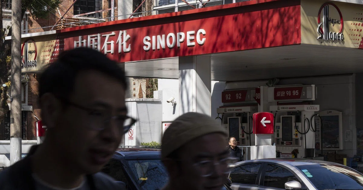 Sinopec steps up Russian oil imports to offset Mideast supply cuts, traders and tracker say