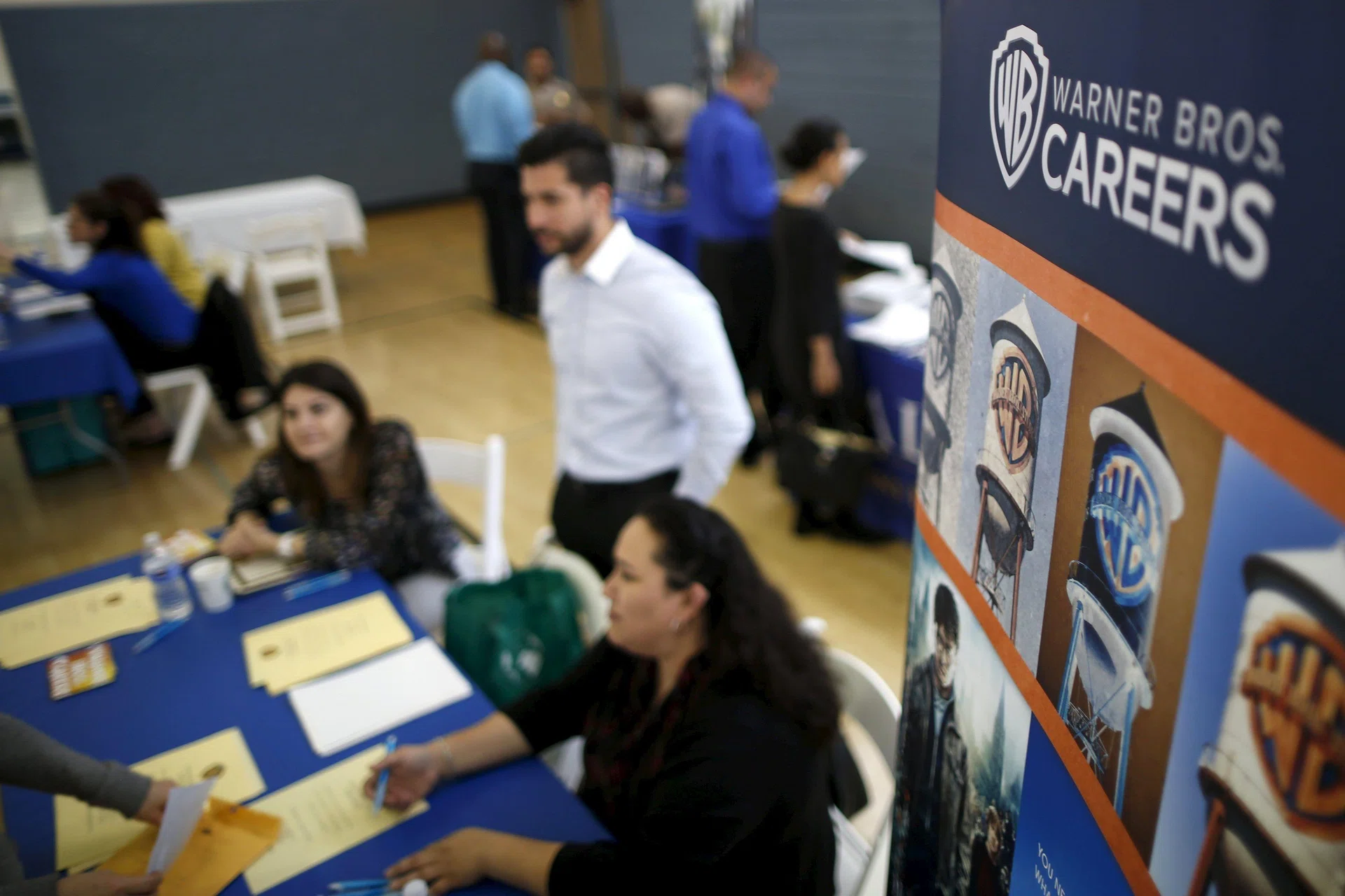 US weekly jobless claims increase marginally as labour market stabilises