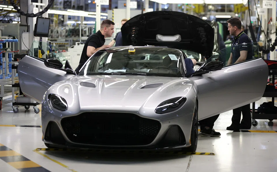 ritish luxury carmaker Aston Martin on Friday (Jul 29) reported a bigger loss for the first half of the year as it sold fewer cars, hurt in part by supply chain snarls.