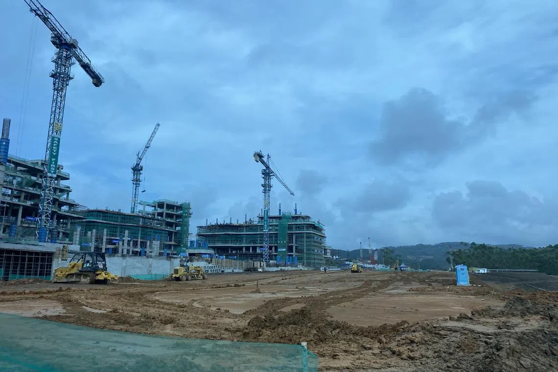 Unresolved issues, including the availability of unencumbered land and a severe lack of water, are stalling progress at Nusantara.