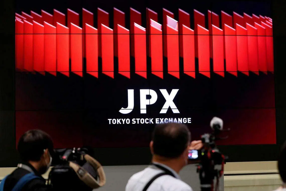 Tokyo: Nikkei ends up more than 2% after PM steps down