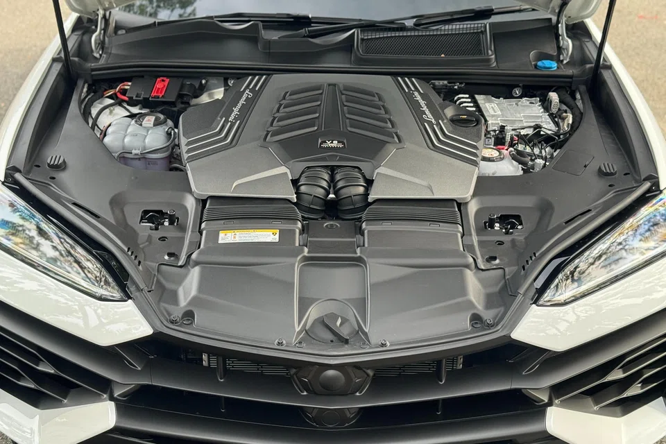 A plug-in hybrid, the SUV can cover 60 kilometres powered solely by its 25.9 kilowatt-hour battery.