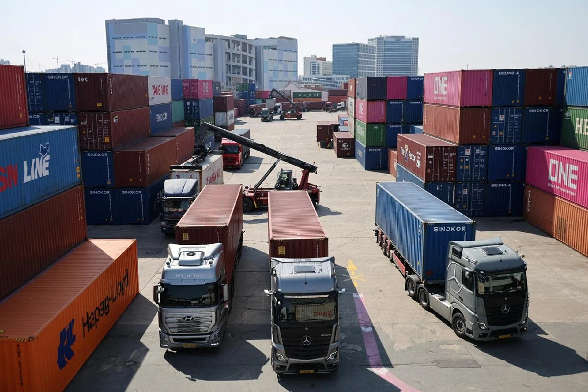 South Korea’s current account surplus surges to record on chips