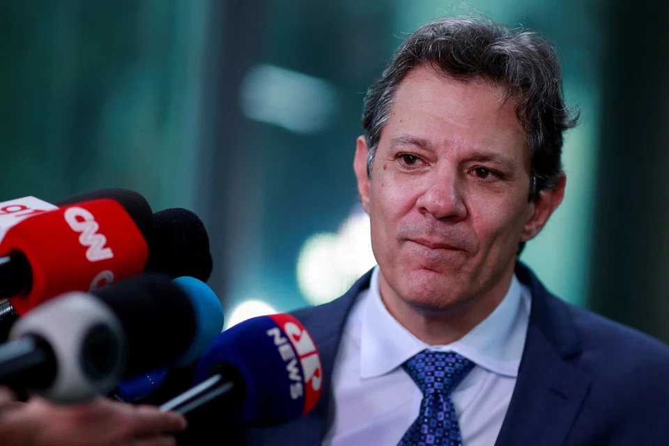 Companies that operate in Brazil are facing unfair competition from “one or two global players” that hide their e-commerce as person-to-person remittances, to avoid paying taxes, says Finance Minister Fernando Haddad.