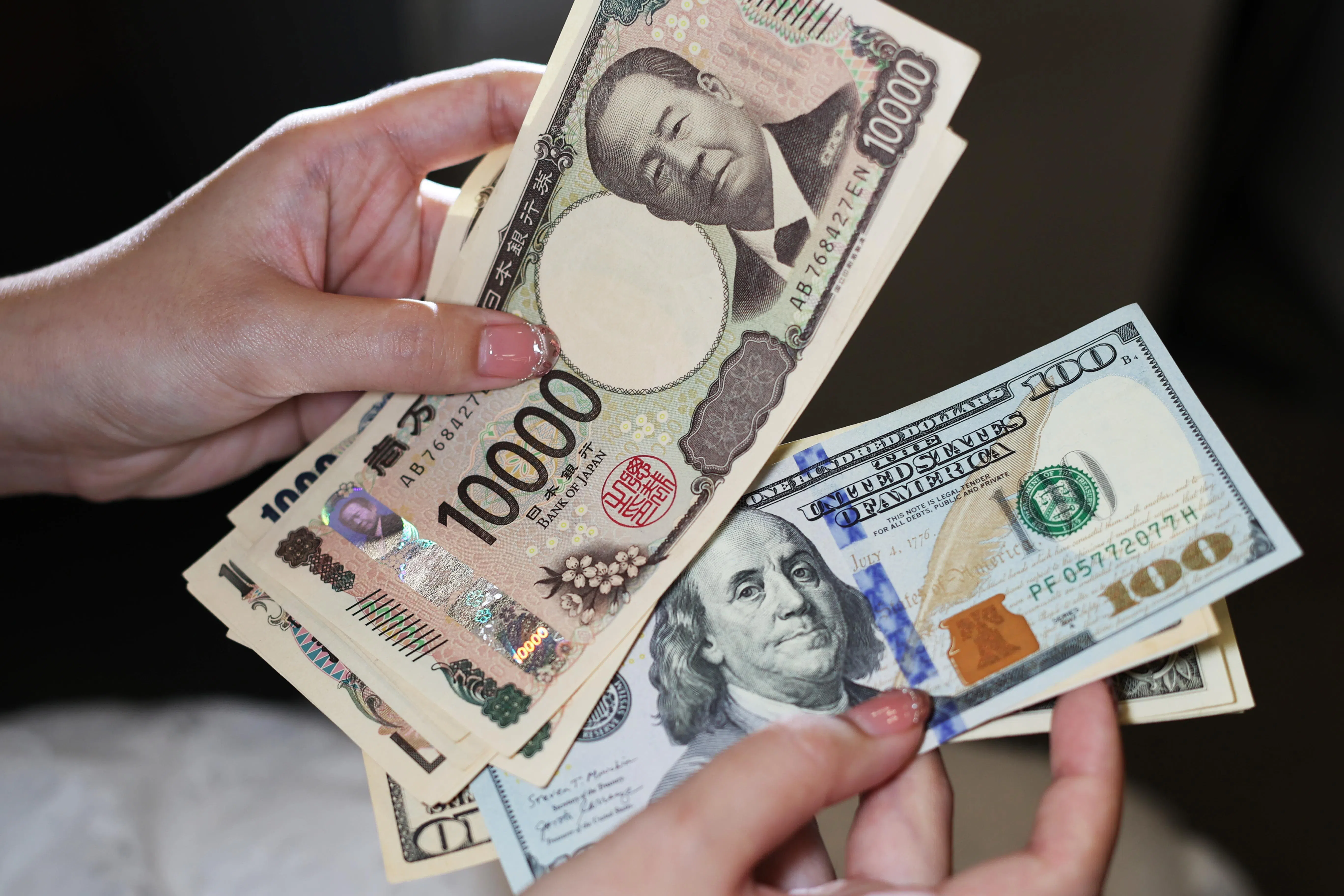 Yen slides past 163 mark to fresh four-decade low against US dollar