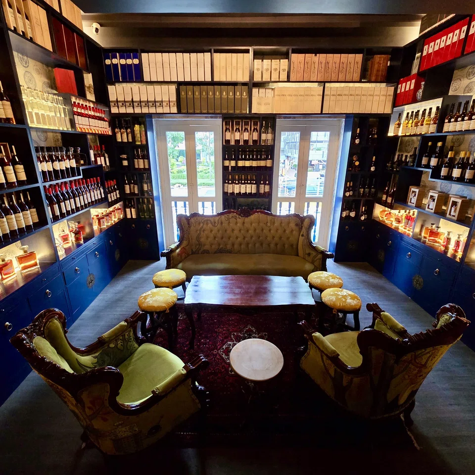 SyZyGy is Singapore's first armagnac bar.