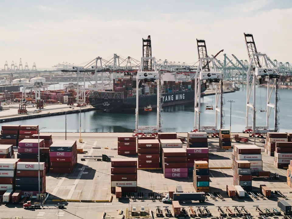 In the 12 months through September, import prices dipped 0.1 per cent after increasing 0.8 per cent in August.