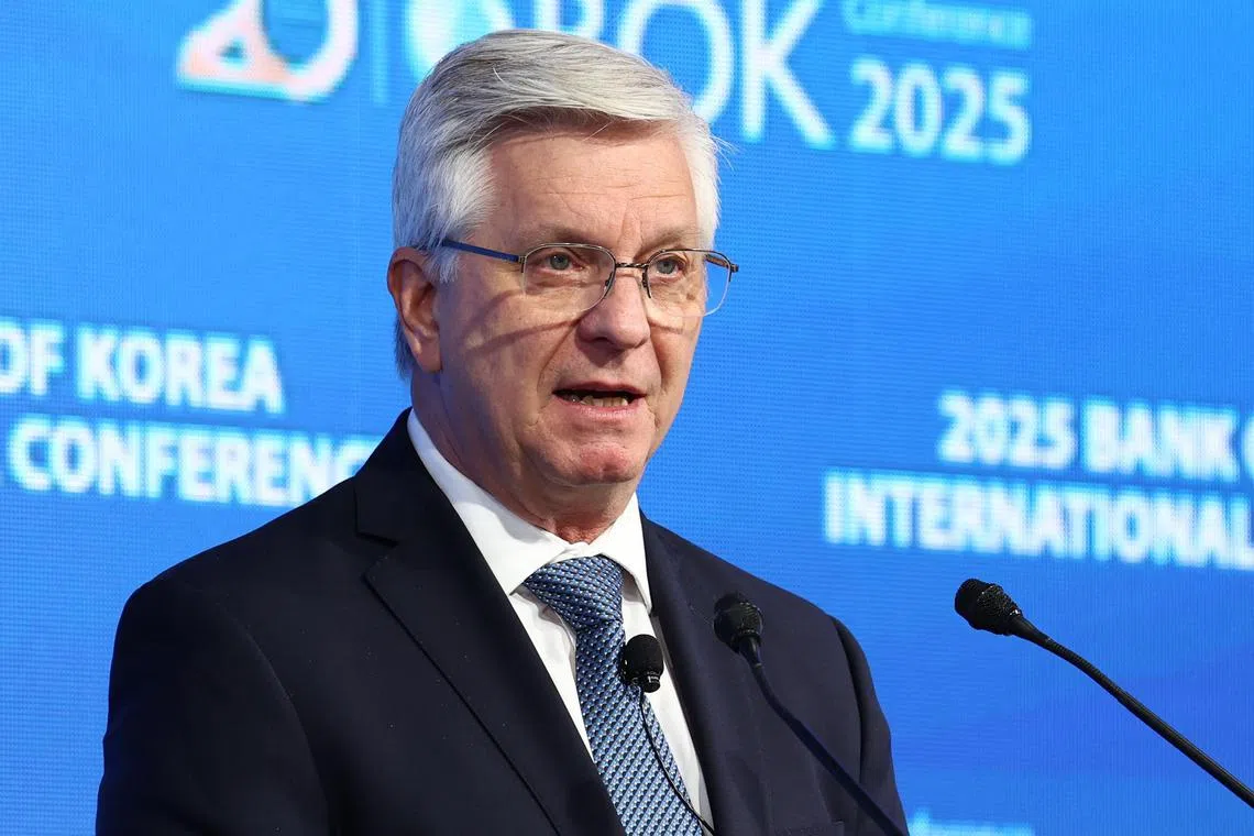 US Fed governor Christopher Waller told a conference in Seoul that Inflation is receding and, with a bit of luck, the Fed should be able to cut its main interest rate a few times this year.