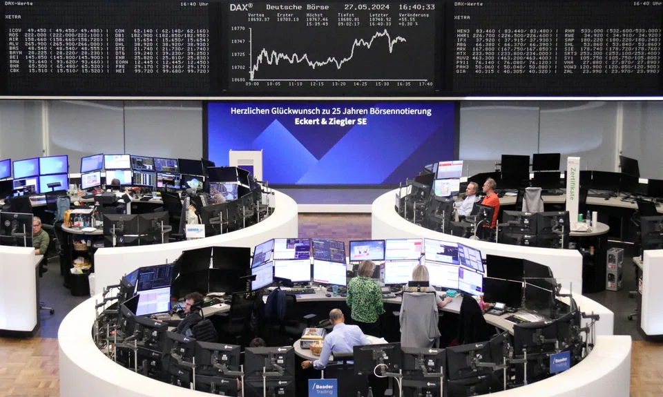 A view of the Frankfurt Stock Exchange. Investors should think twice about abandoning international markets. A more reasonable approach is to track the global stock market using low-cost index funds.