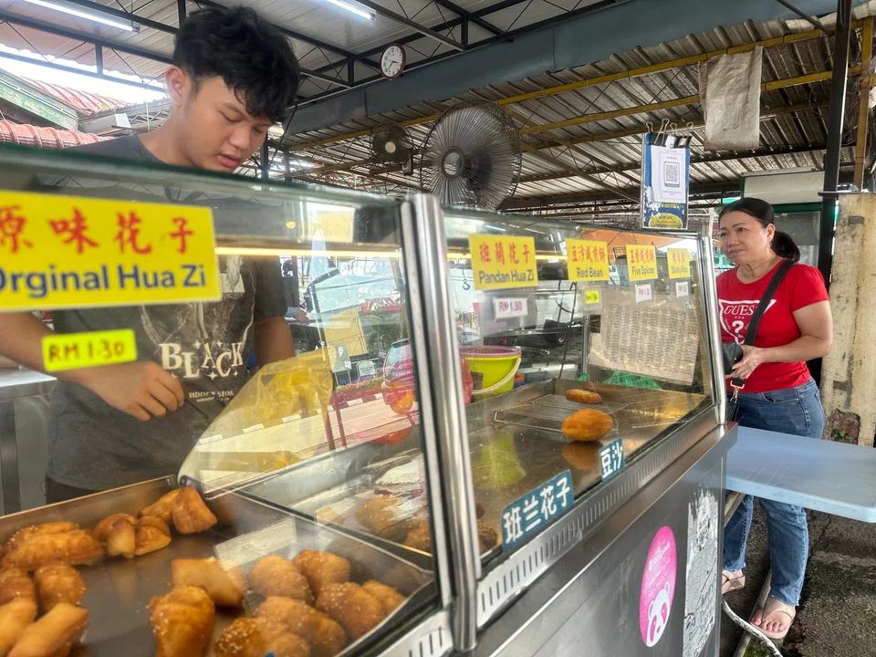 Malaysia’s food prices continued to ease in February, but this was offset by higher utility charges.