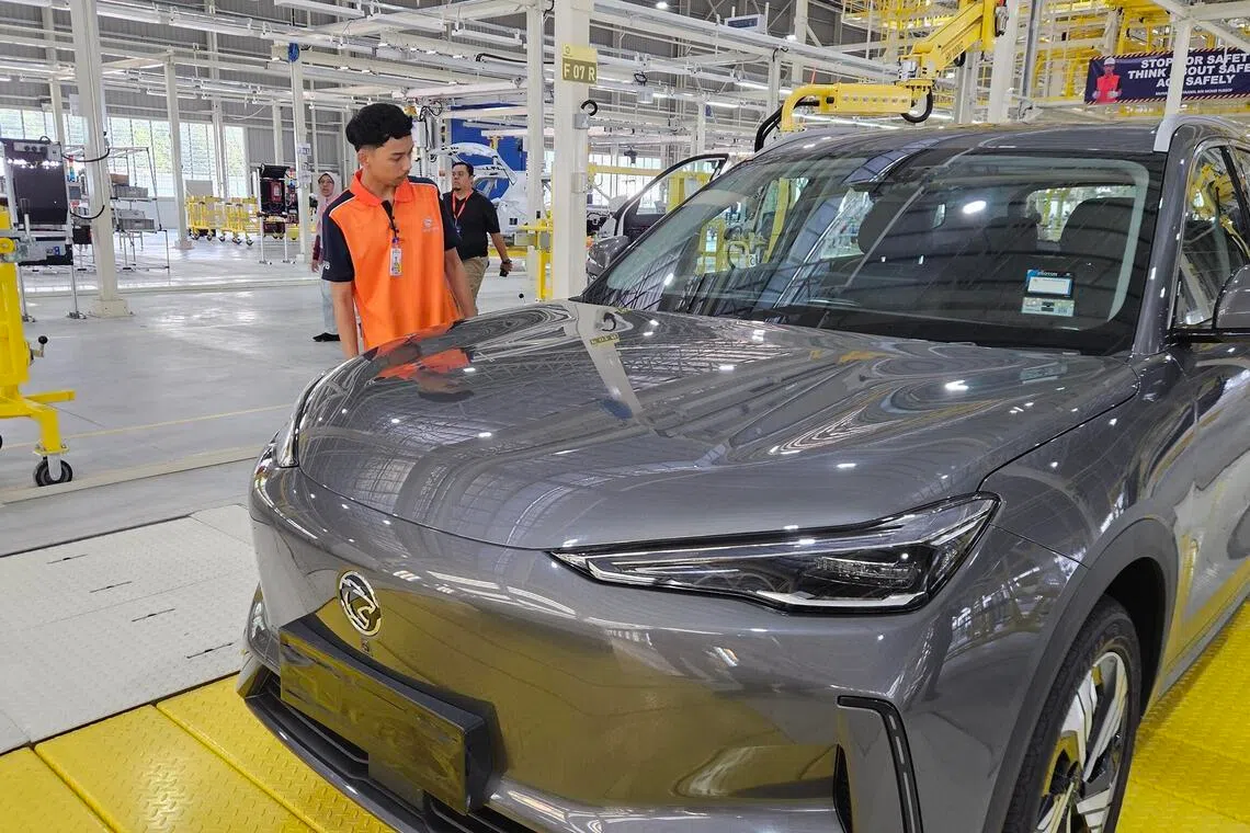 whcar - Malaysia national car company Proton first E.Mas EV cars in Tanjung Malim manufacturing plant, Perak. 


ST Photo: Lu Wei Hoong
