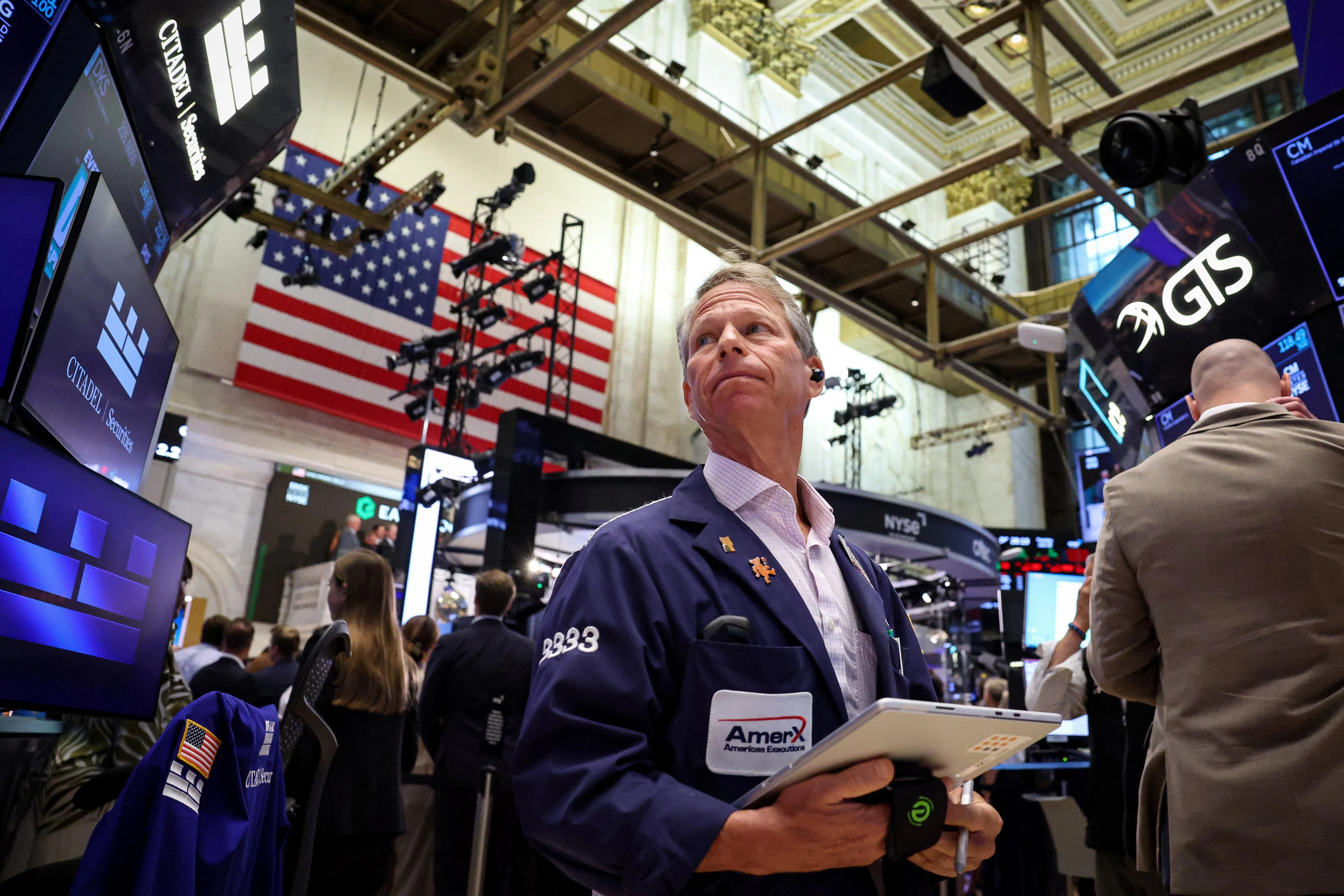 US stocks: S&P 500 ends higher as investors await tech earnings