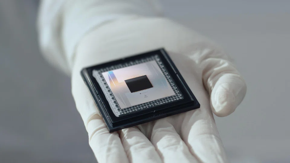 Google's new quantum computing chip. In America, large tech companies and startups are the driving force behind innovation in quantum computing. In China, by contrast, private-sector investment is modest, but the state is omnipresent.