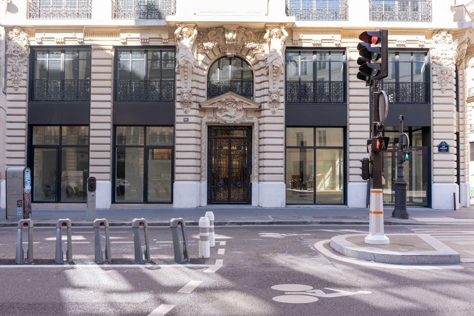 Revolut intends to occupy a total of 2,400 square metres of the open-plan space of the property that features a 19th-century facade and resembles a Parisian boutique shop.