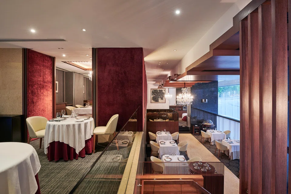 Les Amis' dining room.