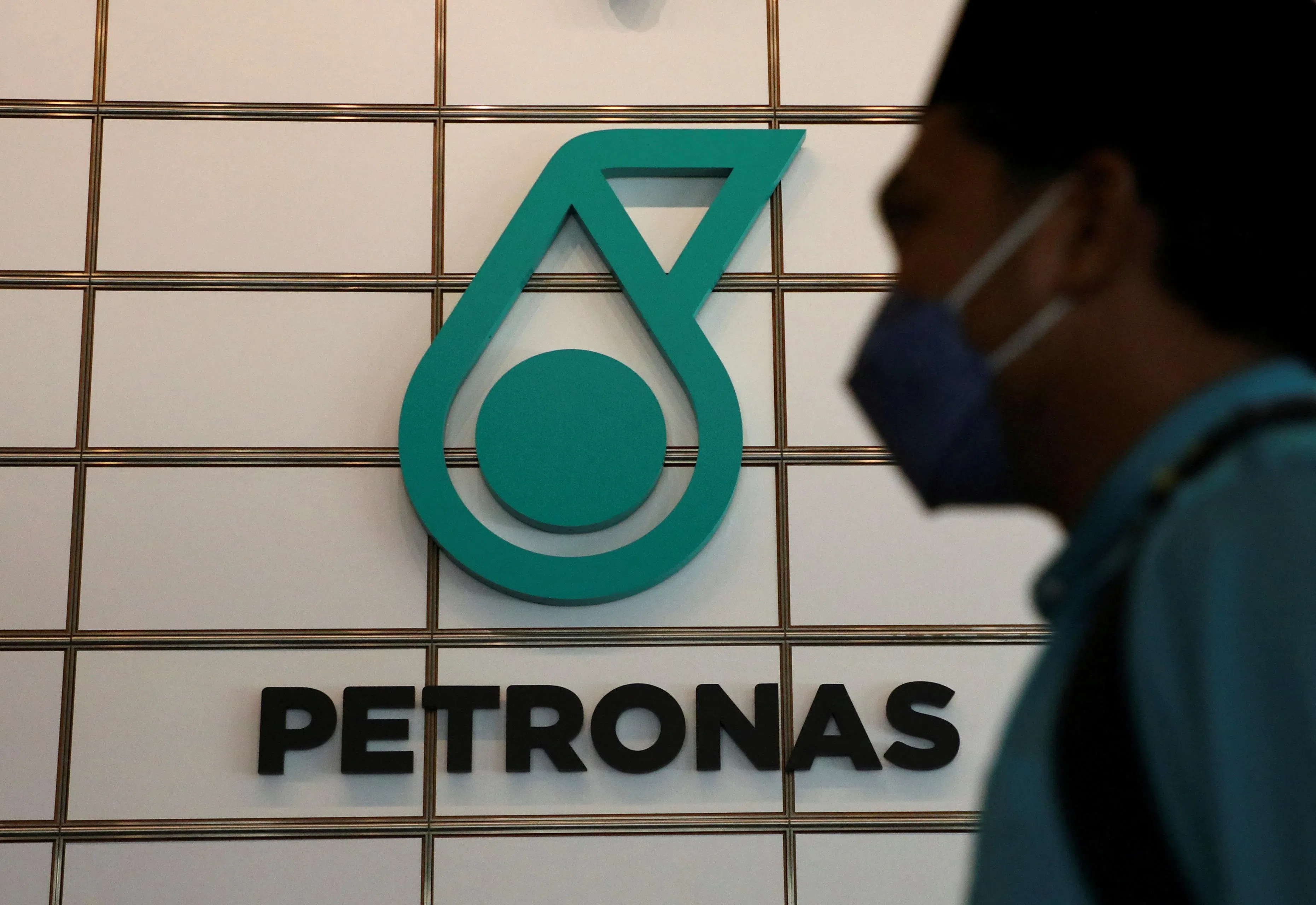 Malaysia’s Petronas adds three new LNG vessels ahead of LNG Canada ...