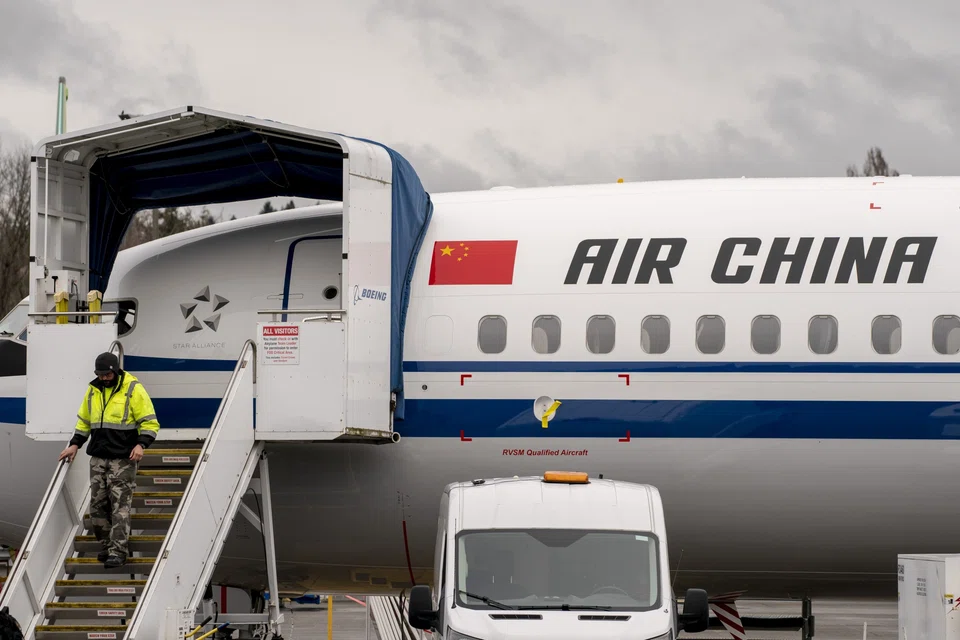 Air China’s Hong Kong-traded stock has slipped as much as 4.6 per cent.