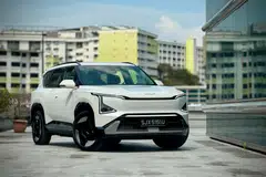 The EV5 looks deceptively large because the styling riffs heavily on Kia's own EV9, with the same slender lights, flat snout and chunky haunches.